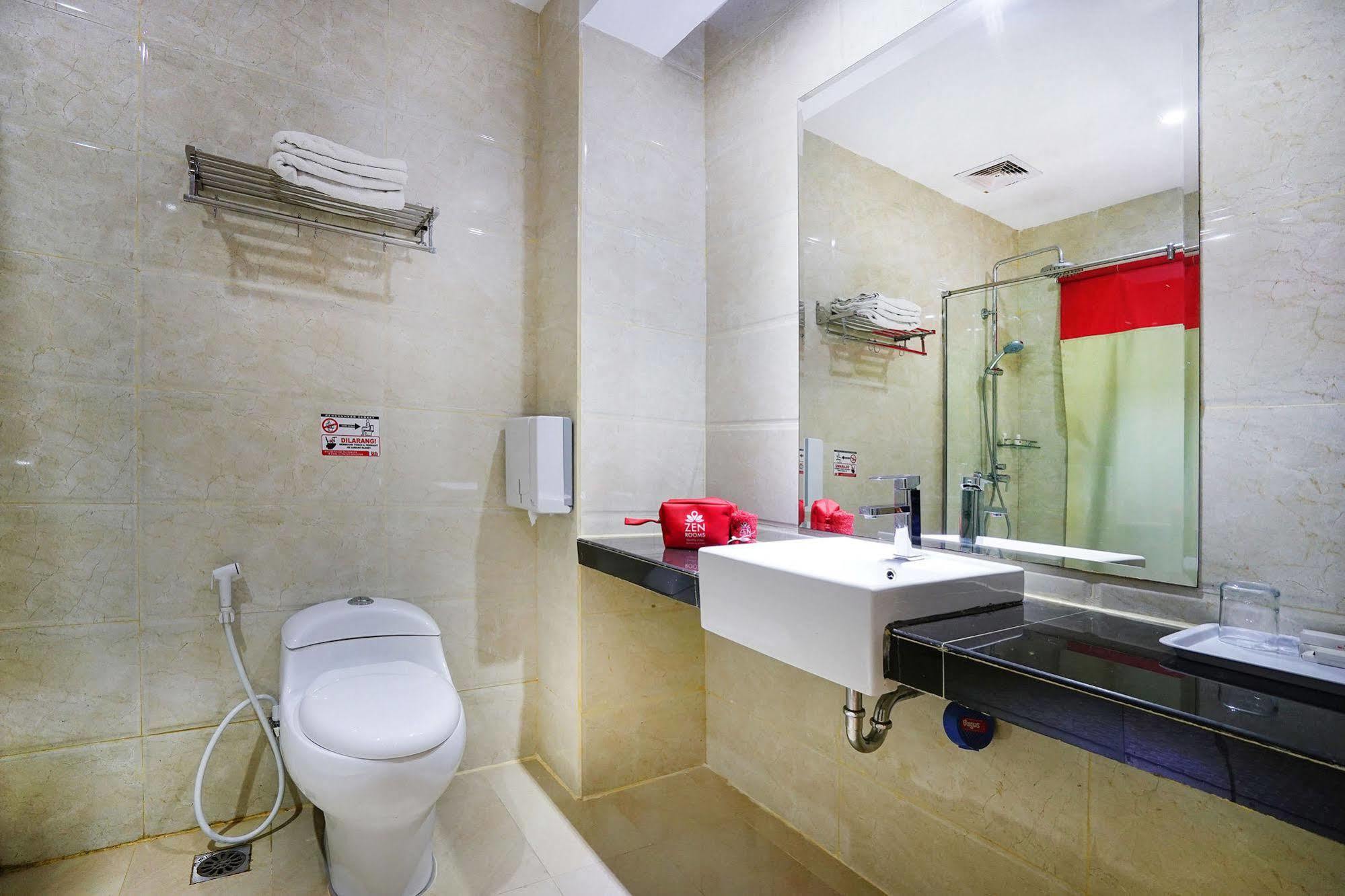 Zen Rooms Near Bcs Mall Penuin Batam Εξωτερικό φωτογραφία