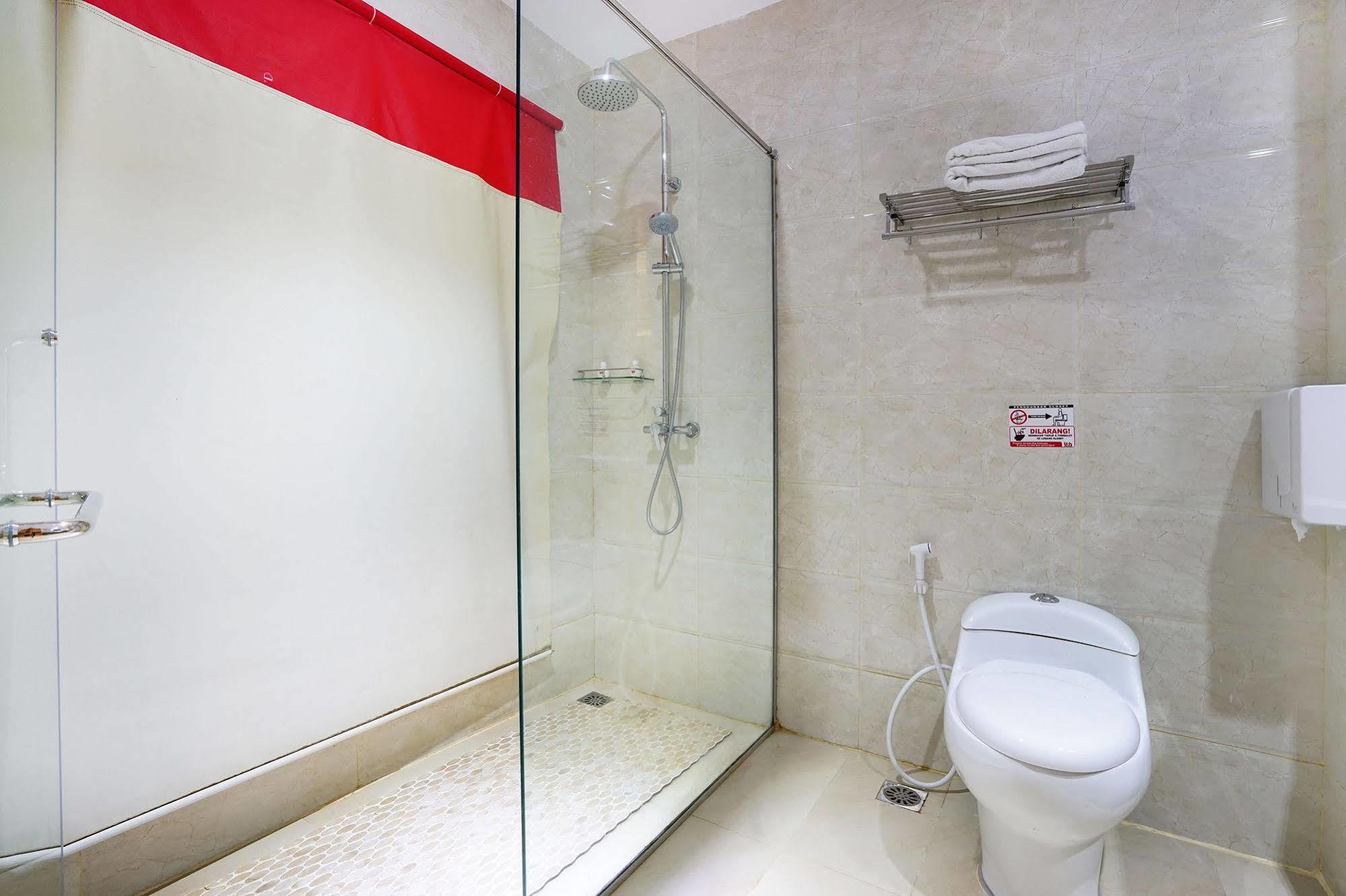 Zen Rooms Near Bcs Mall Penuin Batam Εξωτερικό φωτογραφία